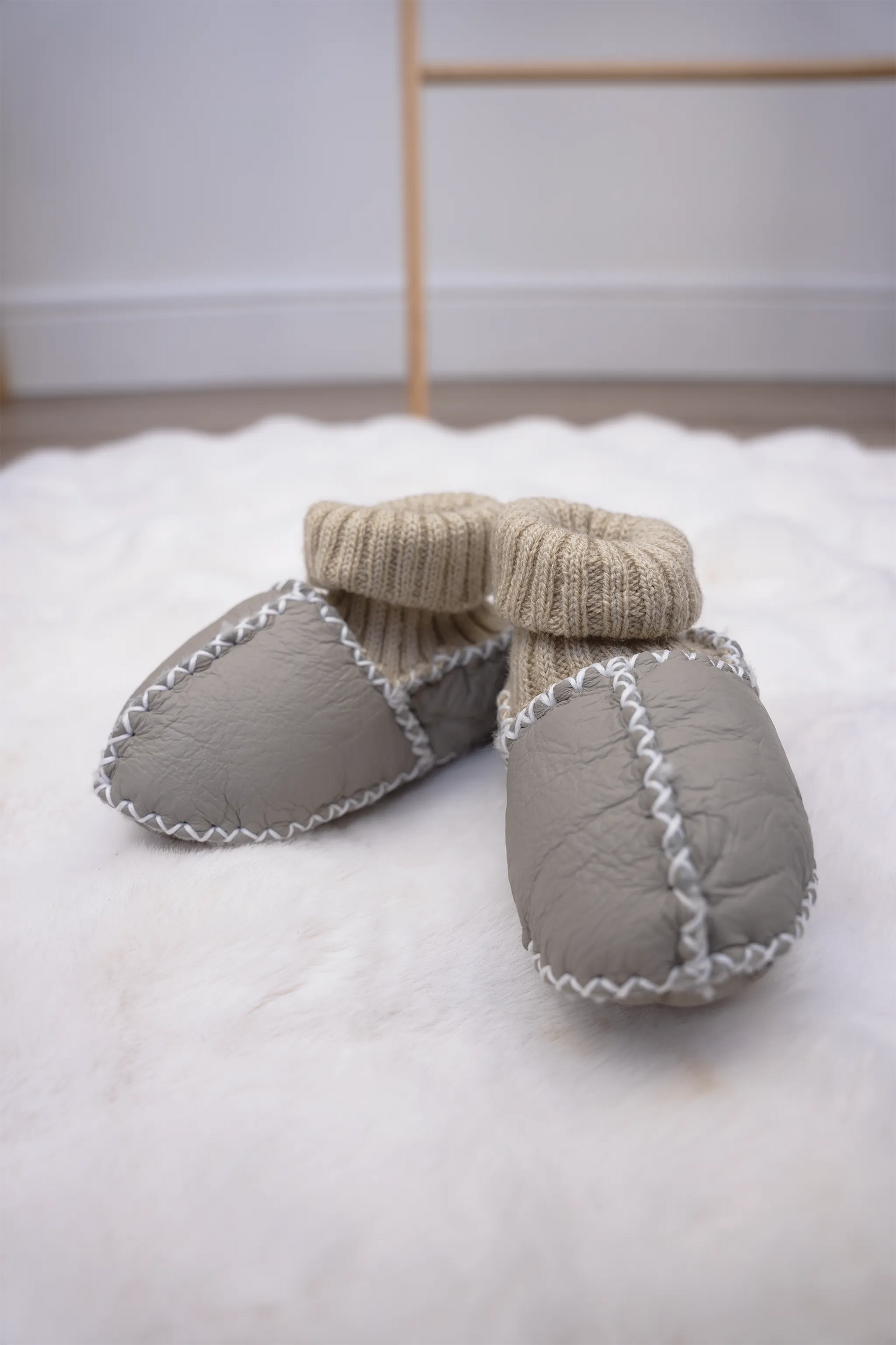 HANDMADE DOUBLE-FACED SHEEPSKIN BABY BOOTIES WITH KNIT CUFFS 6-12 MONTHS