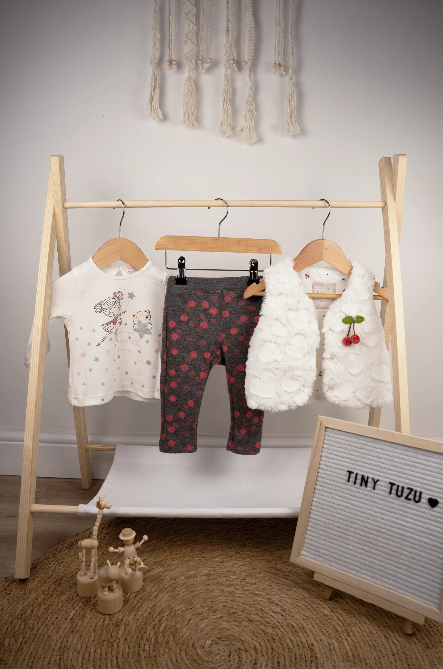 3-PIECE BABY GIRLS’ SET WITH “YOU ARE MY LITTLE STAR” SLOGAN – PINK & WHITE