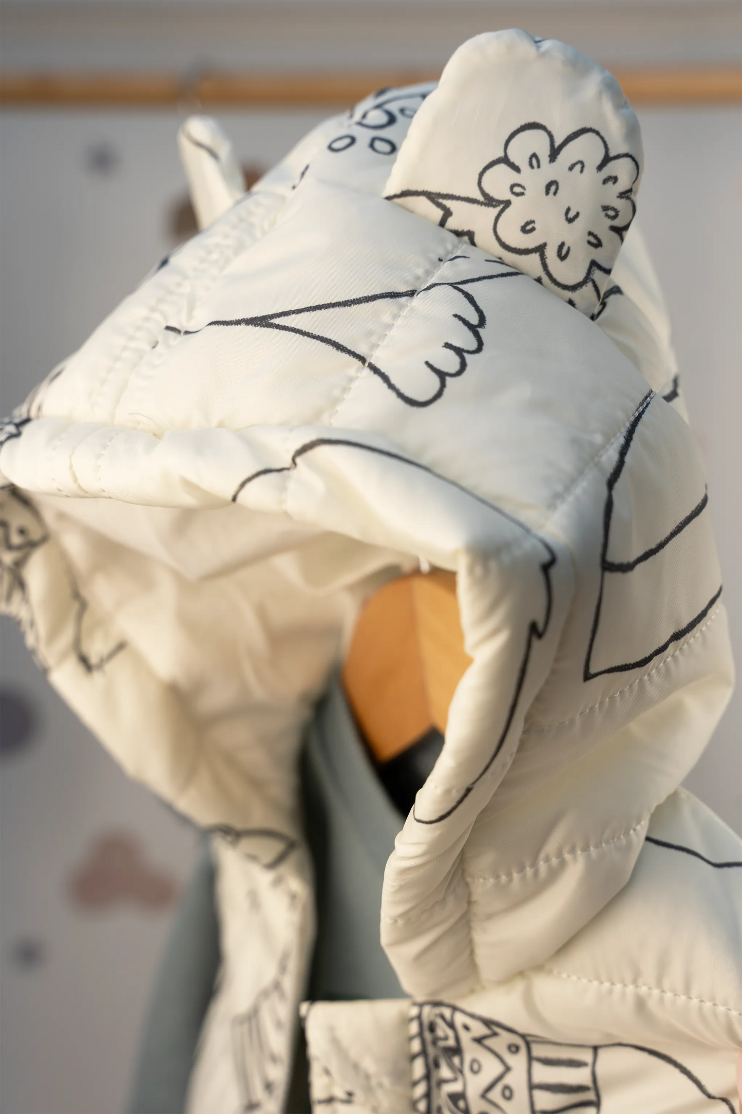 NORTH POLE ANIMAL-PRINT 3-PIECE QUILTED OUTFIT SET – BLUE & BEIGE (6-24M)