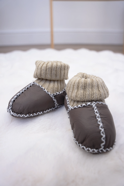 HANDMADE DOUBLE-FACED SHEEPSKIN BABY BOOTIES WITH KNIT CUFFS 0-6 MONTHS