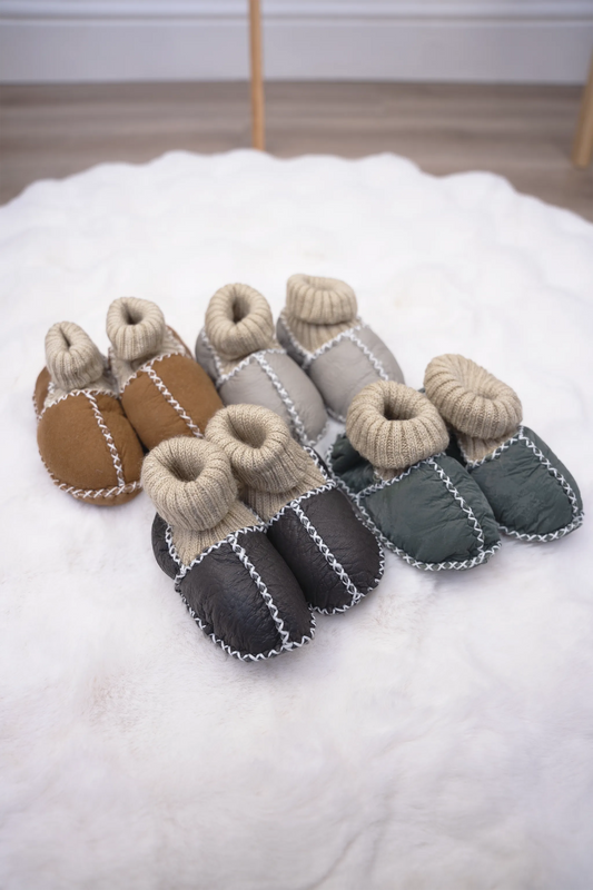 HANDMADE DOUBLE-FACED SHEEPSKIN BABY BOOTIES WITH KNIT CUFFS 6-12 MONTHS