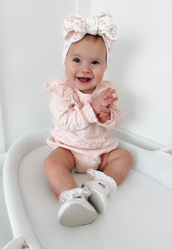 BABY GIRLS’ LONG-SLEEVE RUFFLED BODYSUIT - PINK & SALMON