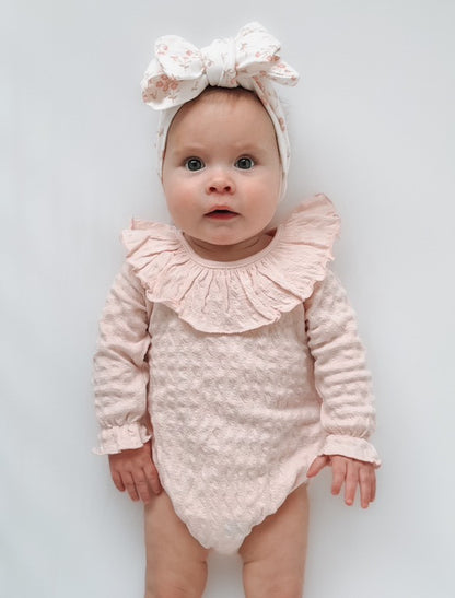 BABY GIRLS’ LONG-SLEEVE RUFFLED BODYSUIT - PINK & SALMON