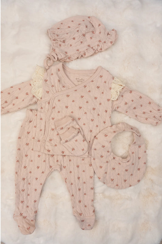 NEWBORN 5-PIECE BABY CLOTHING SET WITH LACE DETAIL IN ROSE