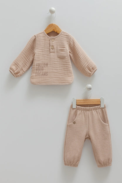 TWO-PIECE MUSLIN BABY OUTFIT WITH LONG-SLEEVE TOP AND COMFY PANTS - NAVY, BEIGE, GREY & BROWN