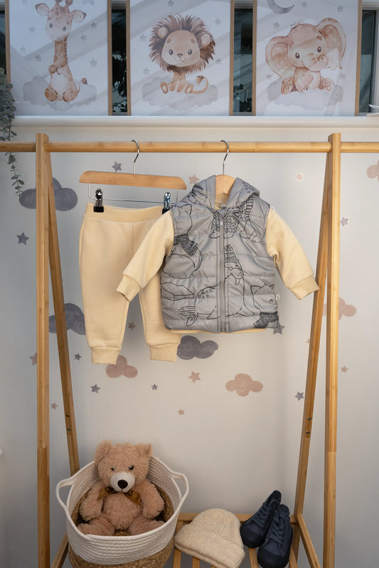 NORTH POLE ANIMAL-PRINT 3-PIECE QUILTED OUTFIT SET – BLUE & BEIGE (6-24M)