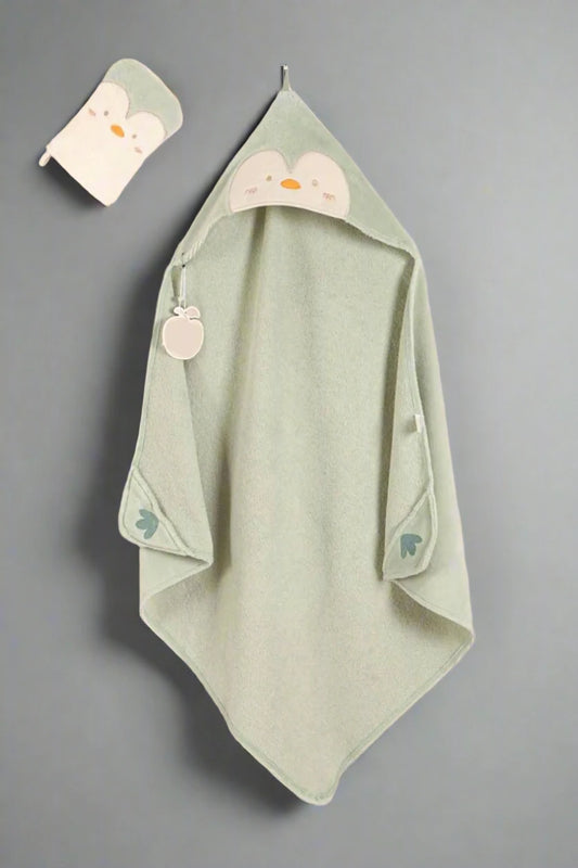 ADORABLE HOODED BABY TOWEL SET WITH WASH MITT - GREEN PENGUIN DESIGN